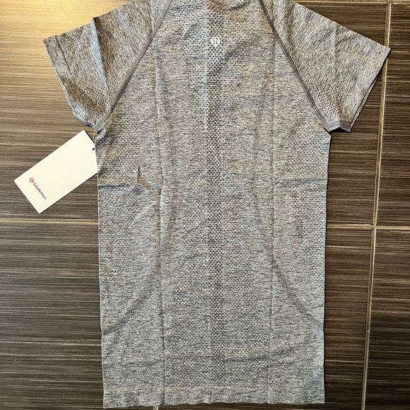 Swiftly Tech Short Sleeve Shirt 2.0 - Picture 6 of 8